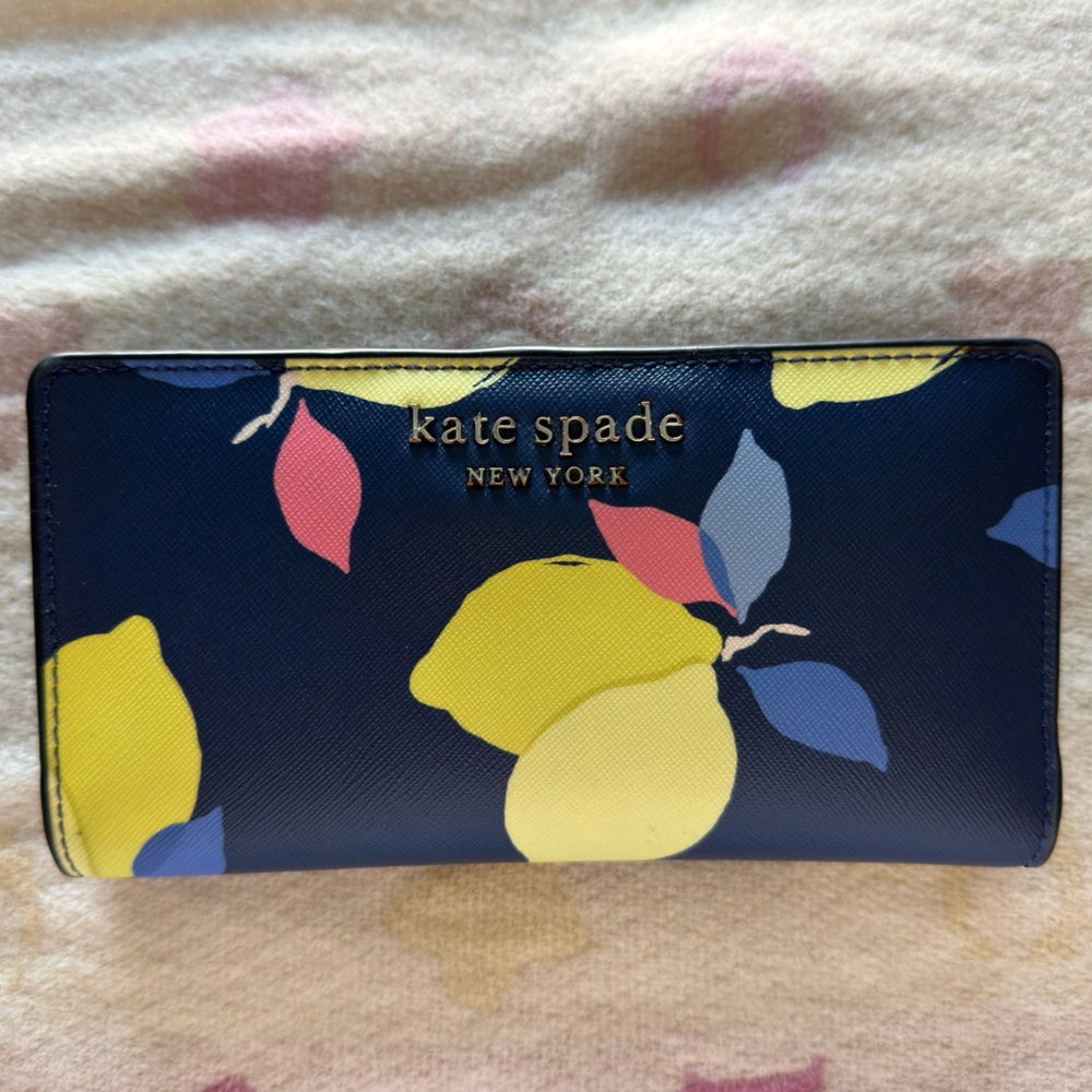 ♠️Kate Spade Navy Lemon Wallet♠️